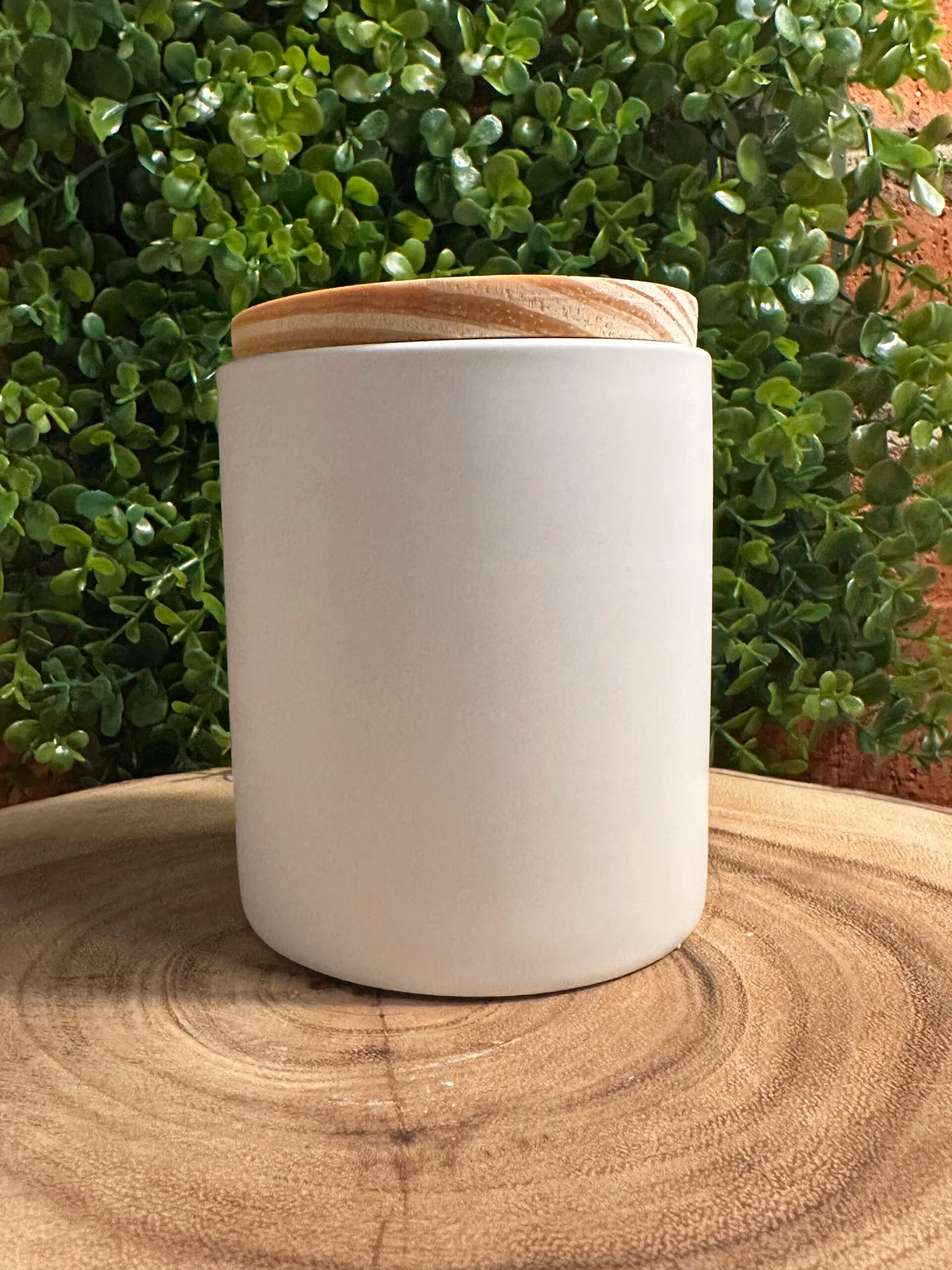 modern white tumbler with lid on modern white tumbler with lid on